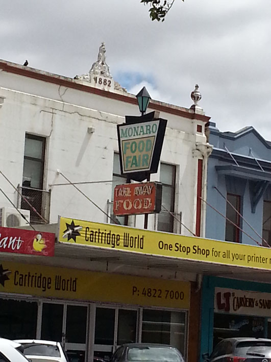 Old neon sign Goulburn.